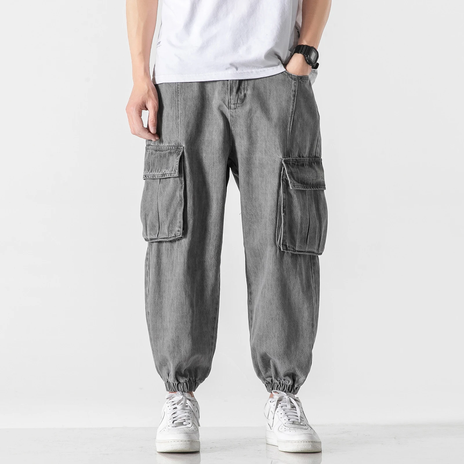 Calça Jeans Cargo com Múltiplos Bolsos Estilo e Funcionalidade Jeans Versátil com Design Moderno Perfeito para um Visual Urbano e Despojado — foto 6
