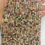Contas soltas de jade cinábrio Alashan natural em formato de cubo de açúcar angular, perfeitas para artesanato, joias e design. — foto 1