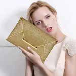 Clutch com glitter e paetês, ideal para adicionar brilho ao seu look. Perfeita para festas, eventos noturnos e ocasiões especiais. — foto 6
