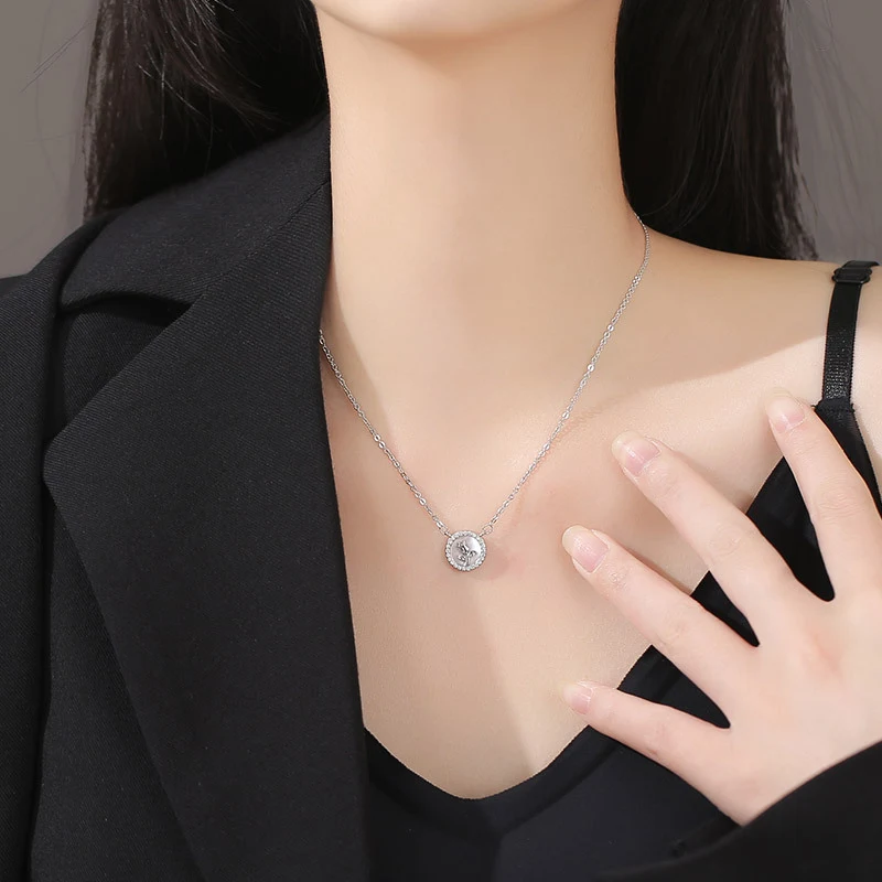Colar de concha branca para mulheres Design de interesse especial Joia elegante e sofisticada, ideal para complementar seu visual com um toque único. — foto 2