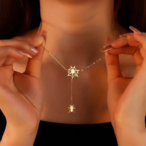 Title 4, Collana da clavicola in acciaio inossidabile co...