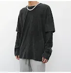 Camiseta manga longa em camadas para mulheres. Perfeita para sobreposições estilosas, ideal para looks versáteis e confortáveis. Use no dia a dia. — foto 1