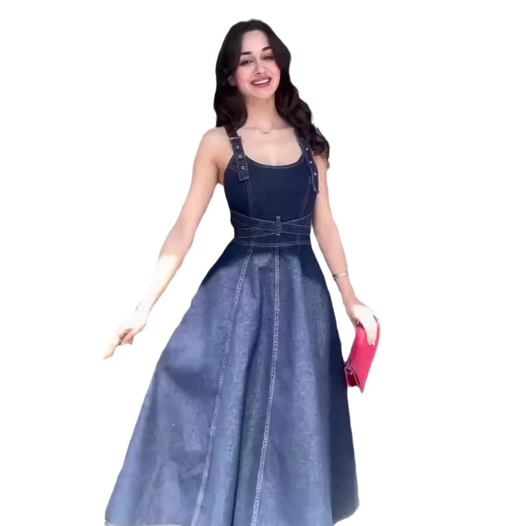 Backless waist-tight dress with detachable shoulder straps, offering a flattering silhouette and stylish look for specia — photo 2