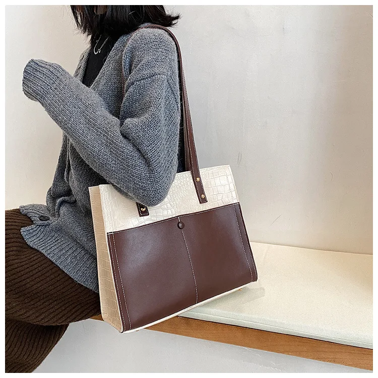 Large-capacity lady's bag, shoulder bag, portable tote. Carry everything you need in style and comfort, perfect for work — photo 1