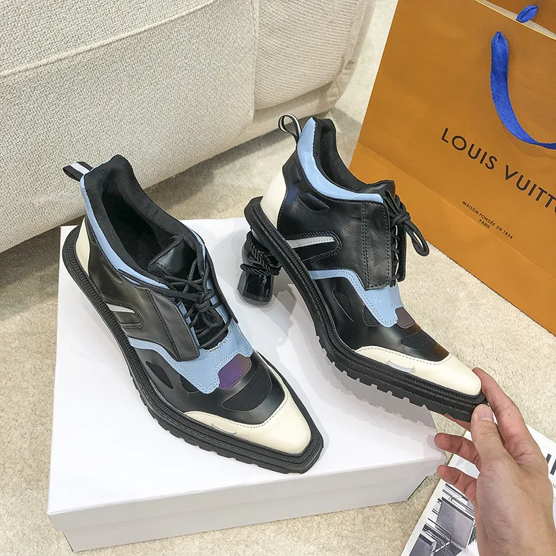 Shaped Horns And Pointed High-heeled Shoes. Elevate your style and confidence with this unique design for an impactful p — photo 3