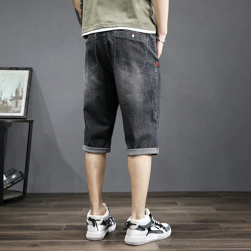 Jeans Plus Size de Verão com Cintura Elástica Conforto e estilo para o seu corpo. Aproveite o verão com estas calças jeans perfeitas para você. — foto 2