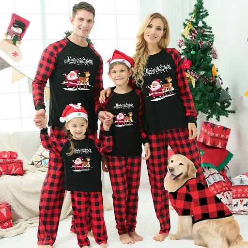 Title 2, Pigiama Natalizio Famiglia Completo Abbigliamen...