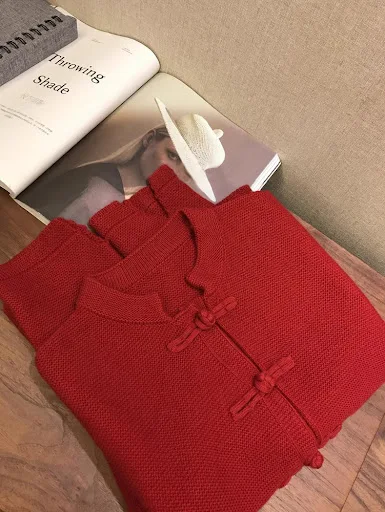 Title 19, Nuovo cardigan in maglia con fibbia stile cines...