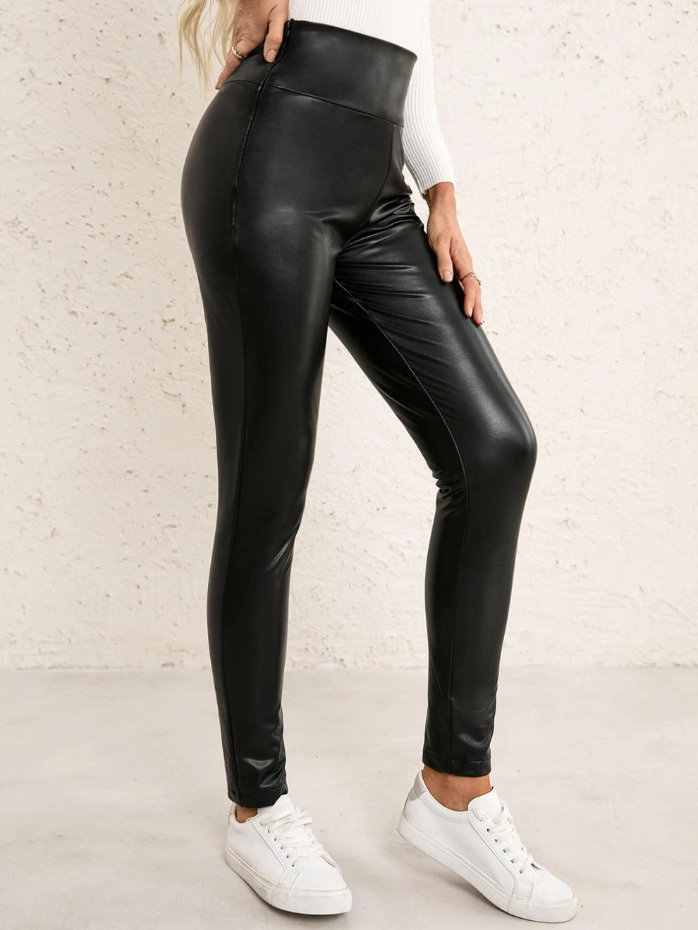 Damen High Waist Stretch Slim Skinny Lederhose. Figurformende Kunstlederhose für einen modernen Look. Bequem und stilvoll. Perfekt für jeden Anlass. — foto 8