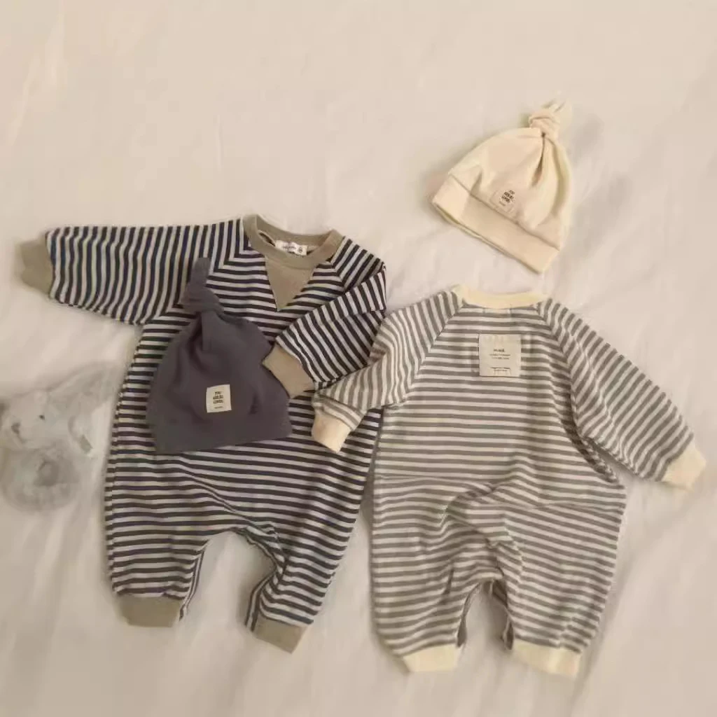 Macacão listrado infantil unissex, gola redonda, mangas compridas, perfeito para praia e piscina, confortável, estiloso e com proteção. — foto 2