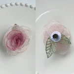 Spilla Rosa Petalo in Gasa Perlata, un accessorio floreale delicato e raffinato per impreziosire abiti, borse e giacche con eleganza. — foto 4
