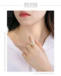 Anel feminino irregular côncavo em prata de lei S925. Design moderno e sofisticado, perfeito para diversas ocasiões. — foto 13