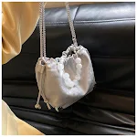 Bolsa Feminina Simples Portátil Tipo Balde com Corrente Leve e prática para mulheres. Leve seus itens essenciais com elegância e conforto. Perfeita para uso diário. — foto 5