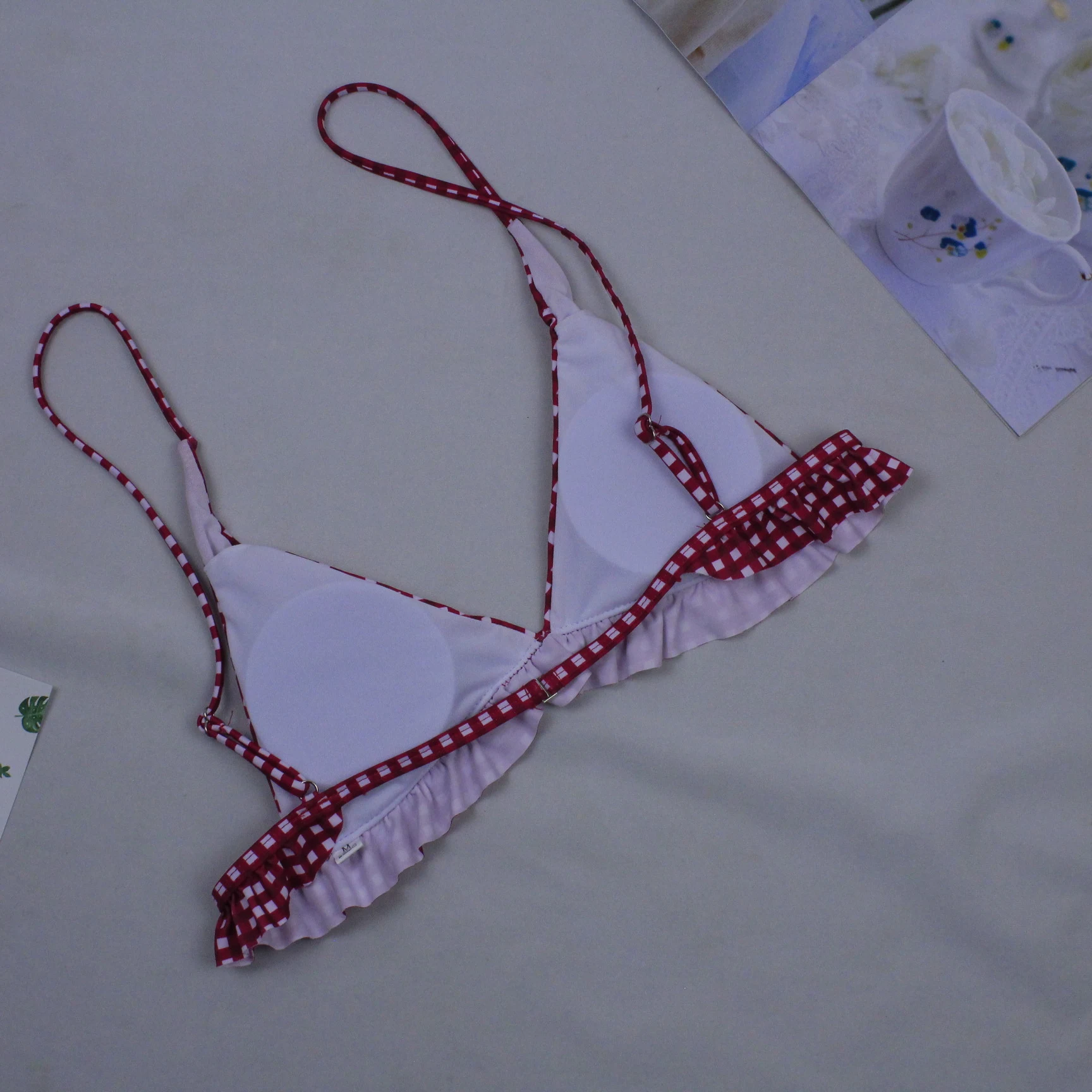 Bikini Sexy a Cuadros Escoceses Rojo Verde Baño Trajes Perfecto para la Playa o Piscina Disfruta del Verano con Estilo y Confianza — foto 1