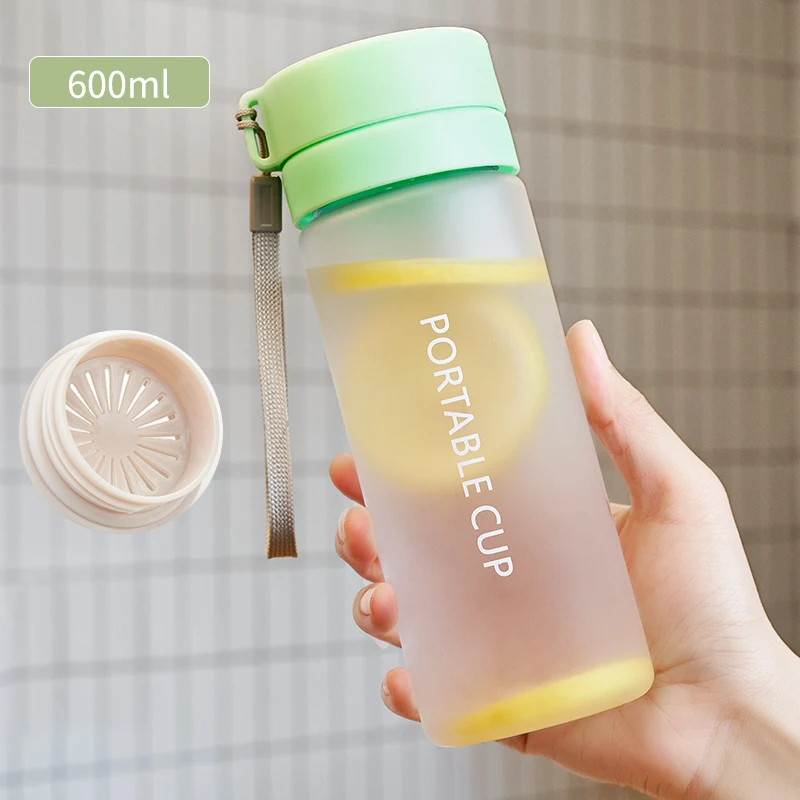 Temperature resistant simple anti-fall transparent plastic cup with scale. Perfect for everyday use, measuring liquids a — photo 4