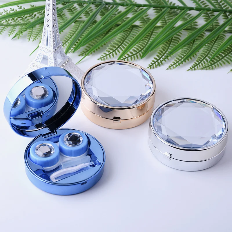 Shaped contact lens case for safe and convenient storage, perfect for travel and daily use. Keeps your lenses clean, pro — photo 2