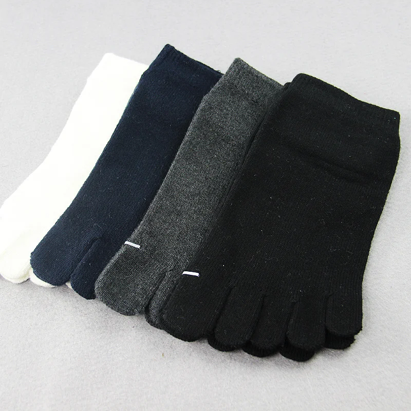 Title 4, Quick-drying Five-finger Mens Socks Stay comfo...