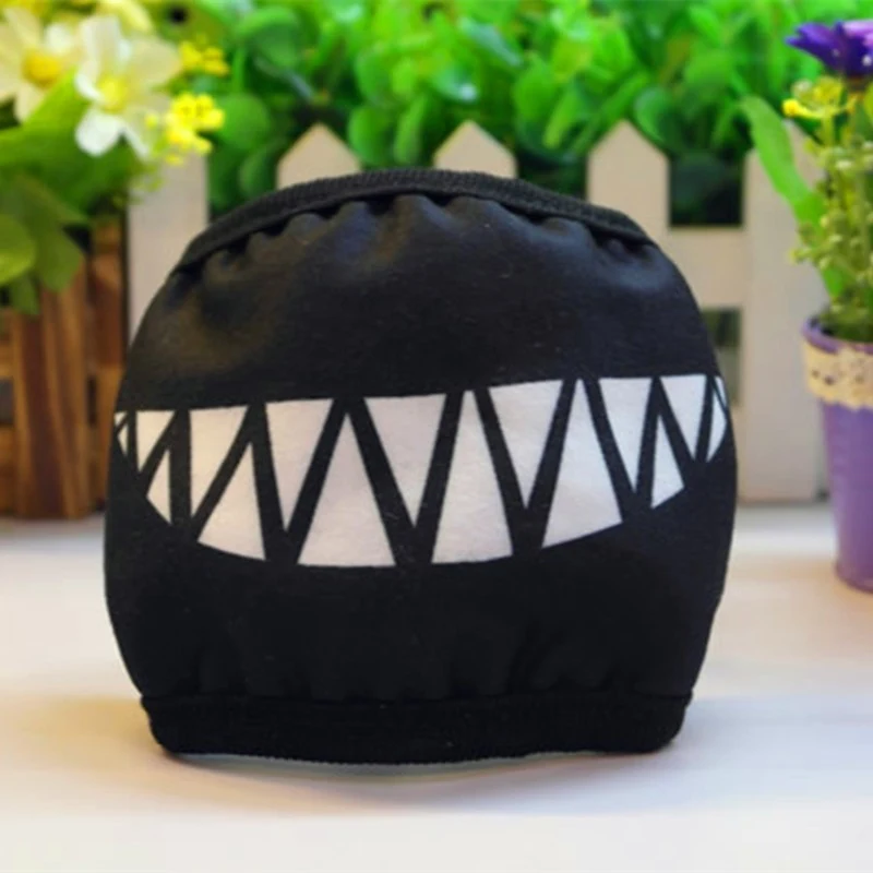 Máscara de poeira Lovely Teeth preta de algodão. Conforto e proteção respiratória com esta máscara reutilizável e estilosa. — foto 1