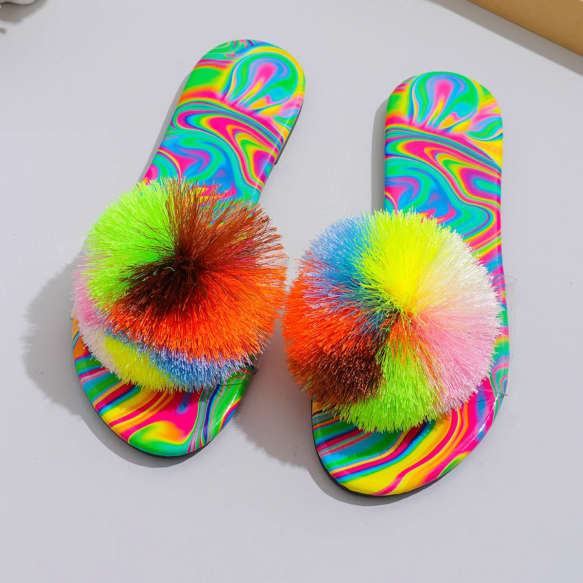 Chinelos de Primavera Femininos Sandálias Rasas Arco-Íris Conforto e estilo com estas sandálias rasas, perfeitas para seus dias de primavera. — foto 15