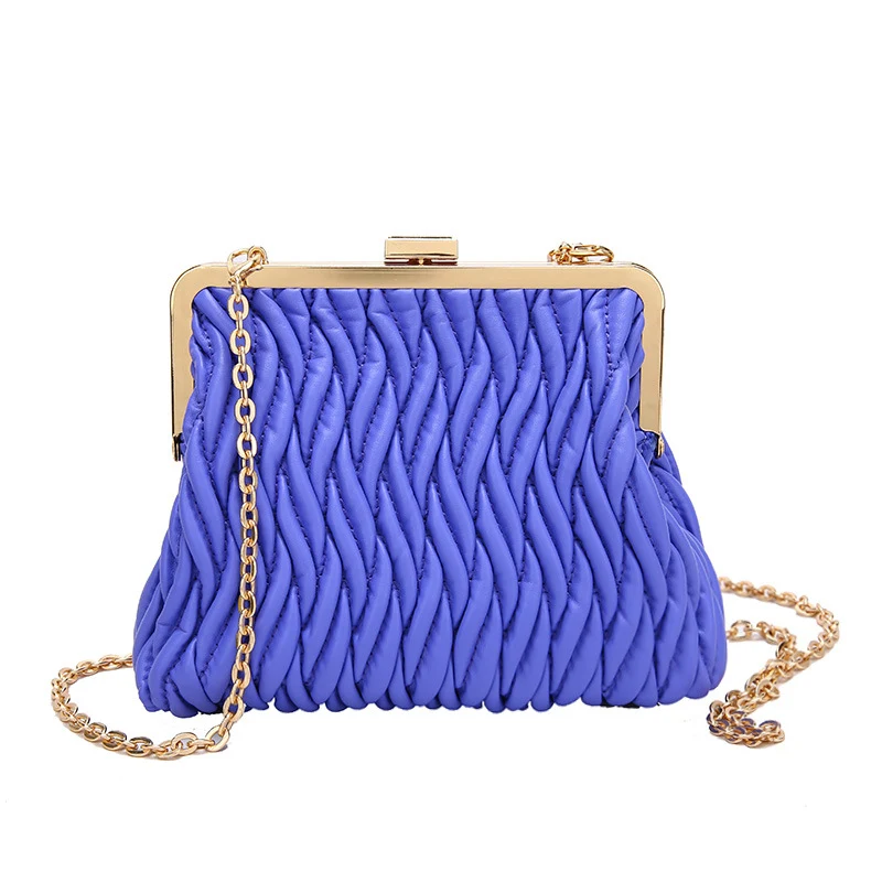 Chain Shoulder Texture Lock Pleated Handbag. Stylish and practical for any occasion. Carry your essentials with elegance — photo 1