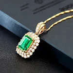 18k Sarı Altın Kaplama Moda Zümrüt Benzetimli Kolye, şıklığınızı tamamlayacak, zarif ve göz alıcı bir aksesuar. — Fotoğraf 1