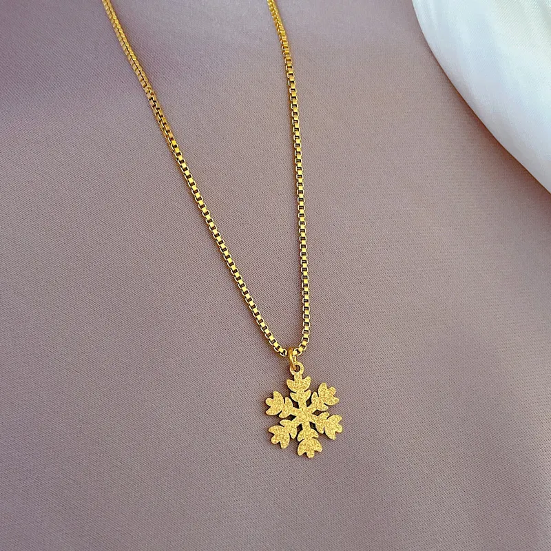 Colar feminino de foguete de neve flutuante minimalista em ouro real, delicado e elegante, perfeito para um toque sofisticado. — foto 8
