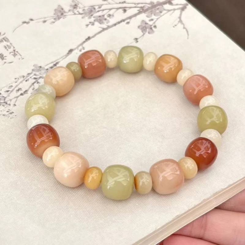 Pulseira simples Bodhi Plate para moda masculina e feminina. Estilo budista discreto e elegante. Sinta a paz e o design minimalista. — foto 6