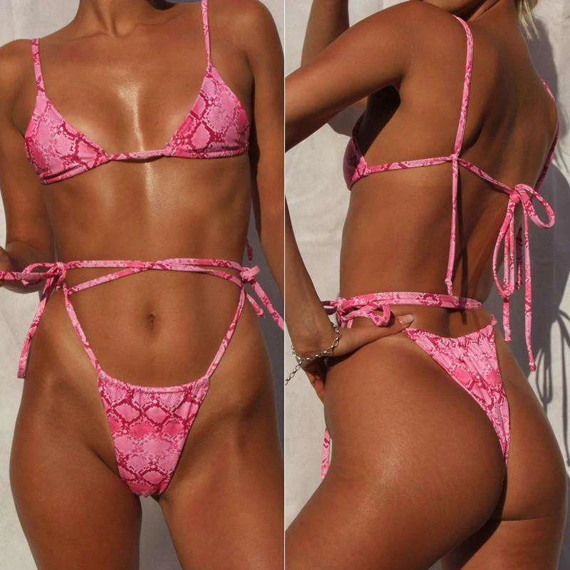 Maiô dividido feminino com estampa de tiras de biquíni de pele de cobra. Desfrute do sol com estilo e conforto. Perfeito para praia e piscina. — foto 3