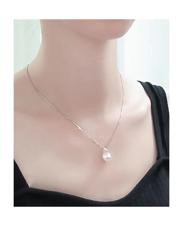 Title 4, Modieuze parel hanger ketting, past overal bij....