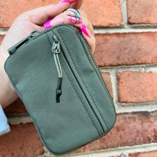 Simple Waterproof Nylon Small Wallet Multifunctional Card Holder. Protect your cards and essentials with this compact, w — photo 6