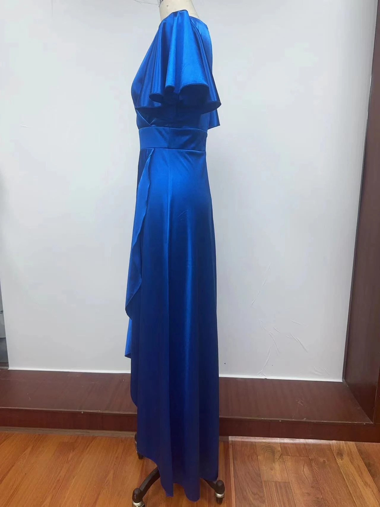 Title 5, European And American Satin Womens Evening Dress