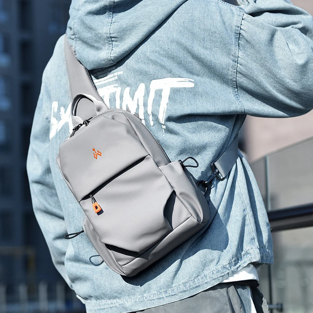 Bolsa Masculina Transversal Inclinada Elegante e Multifuncional. Perfeita para Levar Seus Pertences com Estilo e Praticidade no Dia a Dia — foto 5