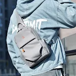 Bolsa Masculina Transversal Inclinada Elegante e Multifuncional. Perfeita para Levar Seus Pertences com Estilo e Praticidade no Dia a Dia — foto 5