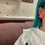 Brincos Plum Asimétricos Femininos Design Elegante Acessório de Moda para Mulheres Charme e Sofisticação para um Look Moderno Joia Feminina — foto 5