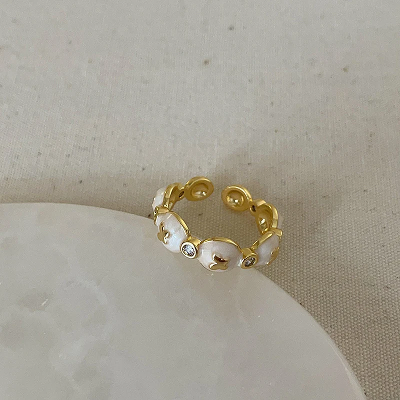 Anel de gotejamento roxo flor de borboleta feminino, design de nicho. Joia elegante e delicada, ideal para mulheres que buscam exclusividade. — foto 4
