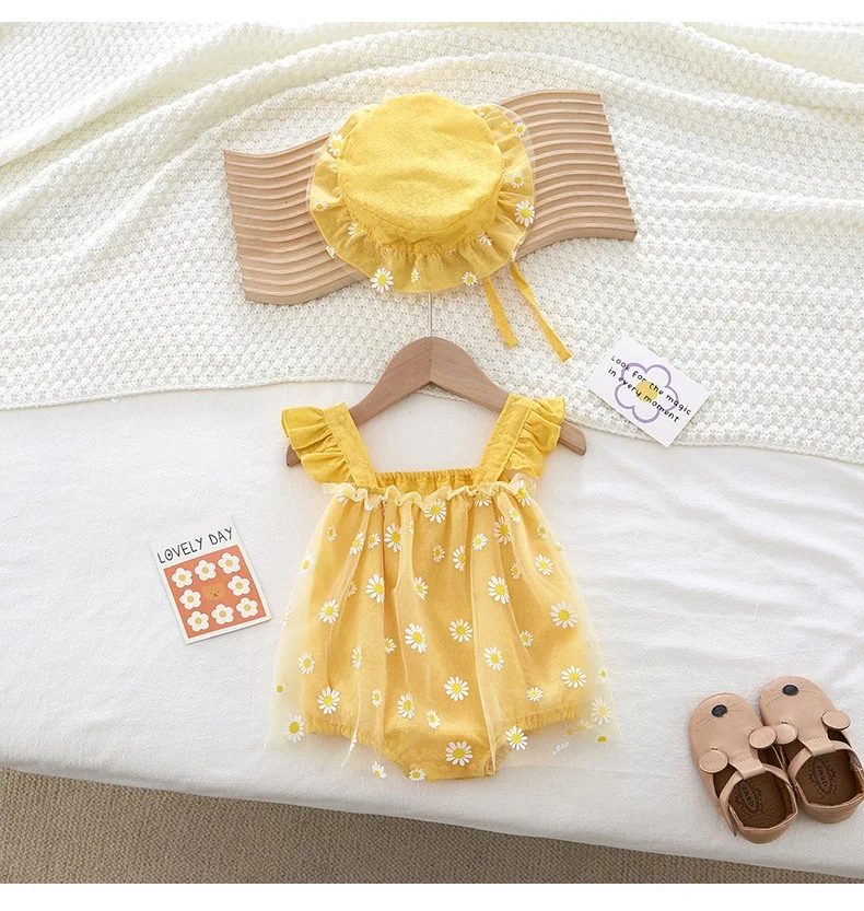 Vestido para bebê sem mangas com suspensório e calcinha, estilo princesa. Conforto e charme para sua pequena. — foto 18