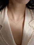 Colar de prata esterlina com pingente de lua e borla Corrente de clavícula feminina Uma joia elegante para realçar sua beleza e estilo Delicado e charmoso — foto 4