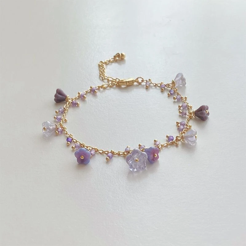 Pulseira de flor roxa misteriosa com pérolas tchecas, um acessório elegante e sofisticado para realçar seu estilo, perfeita para qualquer ocasião. — foto 1