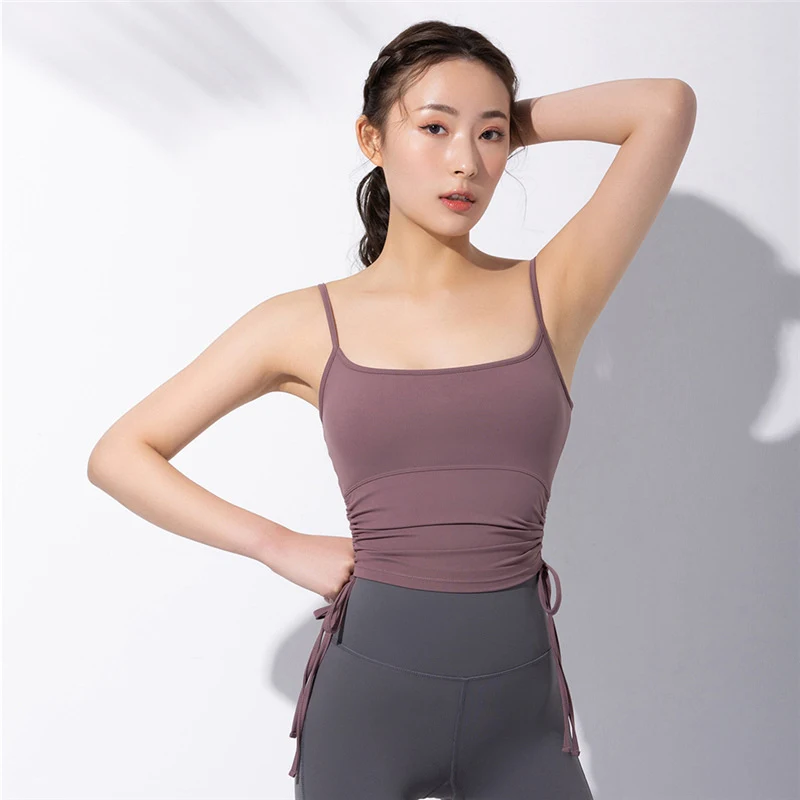 Top fitness feminino com costas bonitas e franzidas, roupa íntima esportiva ideal para exercícios e atividades físicas. — foto 5
