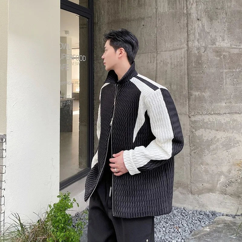 Casaco masculino de algodão com blocos de cores e zíper duplo. Conforto e estilo para o seu dia a dia. Perfeito para um visual moderno e aquecido. — foto 4
