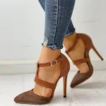 Sandali con tacco alto a punta, fibbia e tallone scavato. Perfetti per un look elegante e femminile, ideali per serate speciali e occasioni importanti. — foto 5
