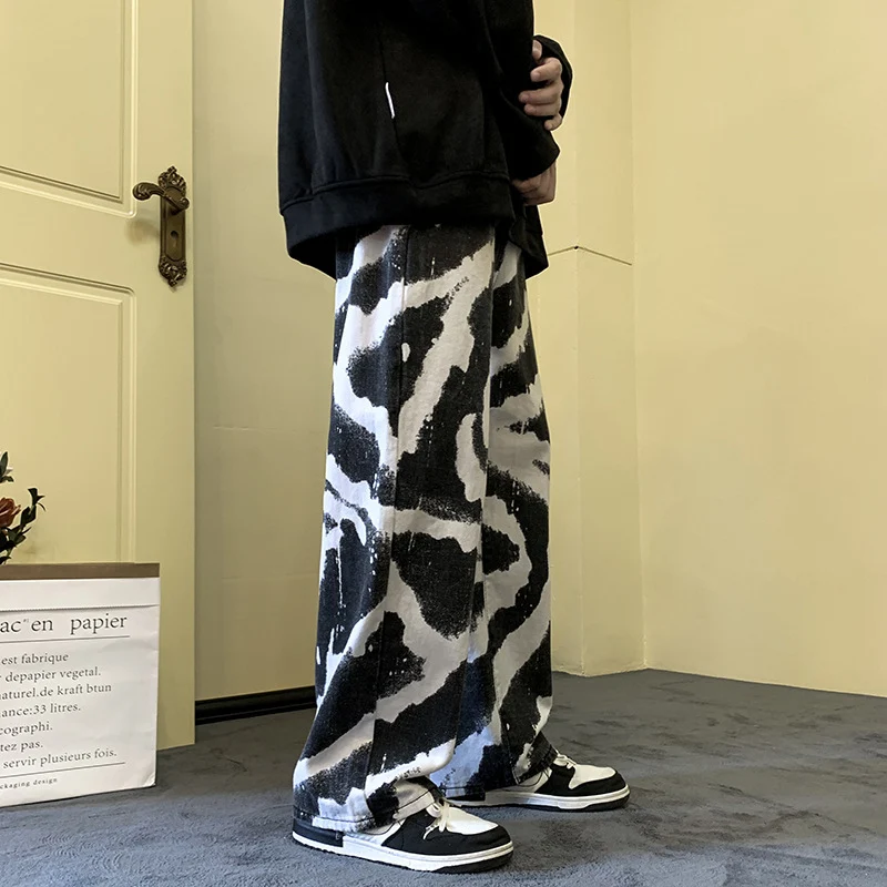 Zebra gestreepte jeans heren, losvallende broek met wijde pijpen. Comfortabel en casual voor een trendy en relaxte uitstraling. — foto 5