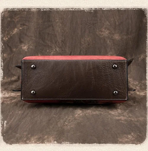 Title 7, Hand-embossed Leather All-match Crossbody Bag