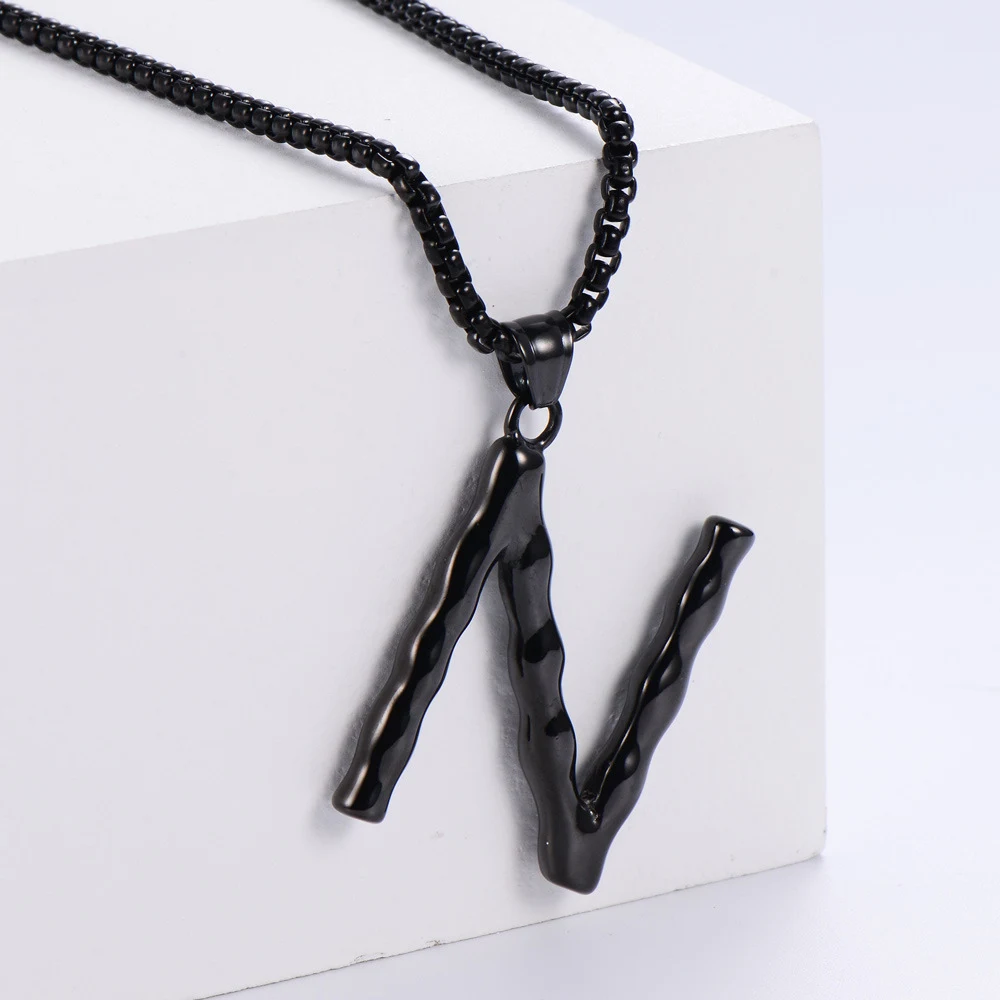Colar com pingente 3D de 26 letras do alfabeto inglês, joia da moda para casais, aço titânio, um adorno elegante e durável. — foto 39