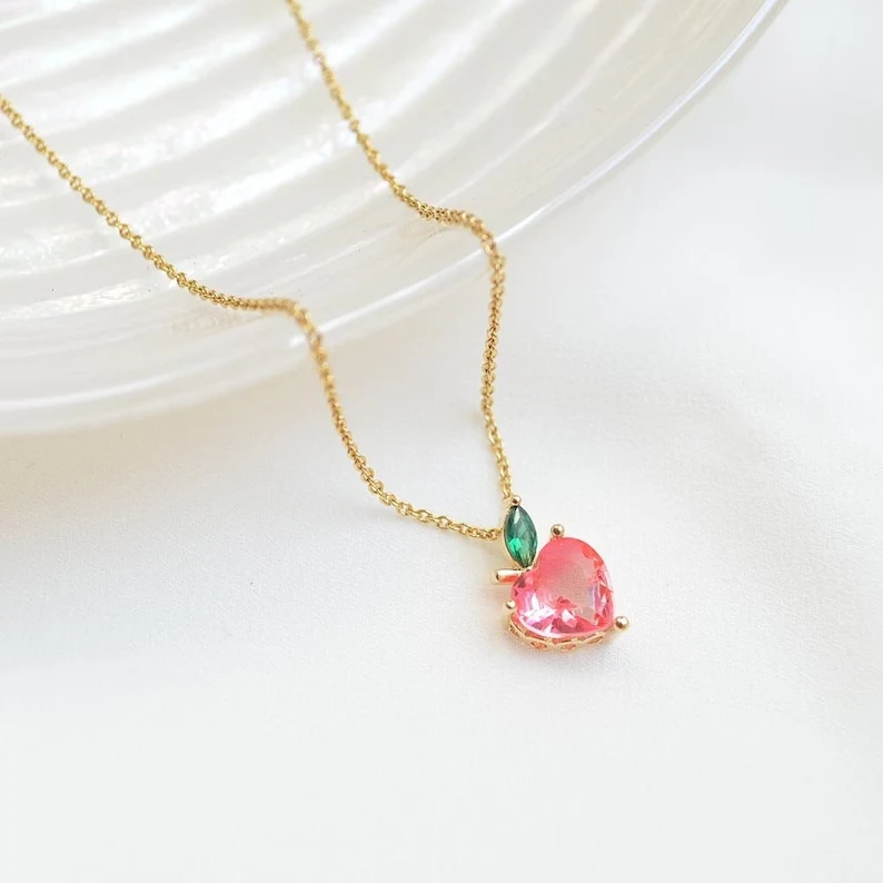 Colar de Fruta com Pingente de Morango Cor Nova Zircônio Joia Feminina Acessório Elegante Presente Design Único e Brilhante Ideal — foto 3