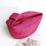 Bolsa de ombro feminina com nó e strass, um acessório charmoso e elegante. Leve seus pertences com estilo e brilho, ideal para diversas ocasiões. — foto 3