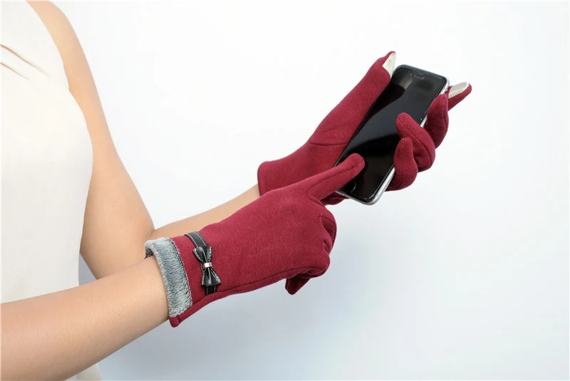 Title 6, Warm And Lovely Touchscreen dames handschoenen ...