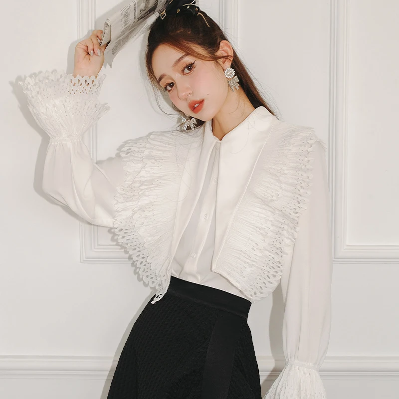 Title 5, Lace Ins Tide Flared Sleeves Loose Shirt. A com...