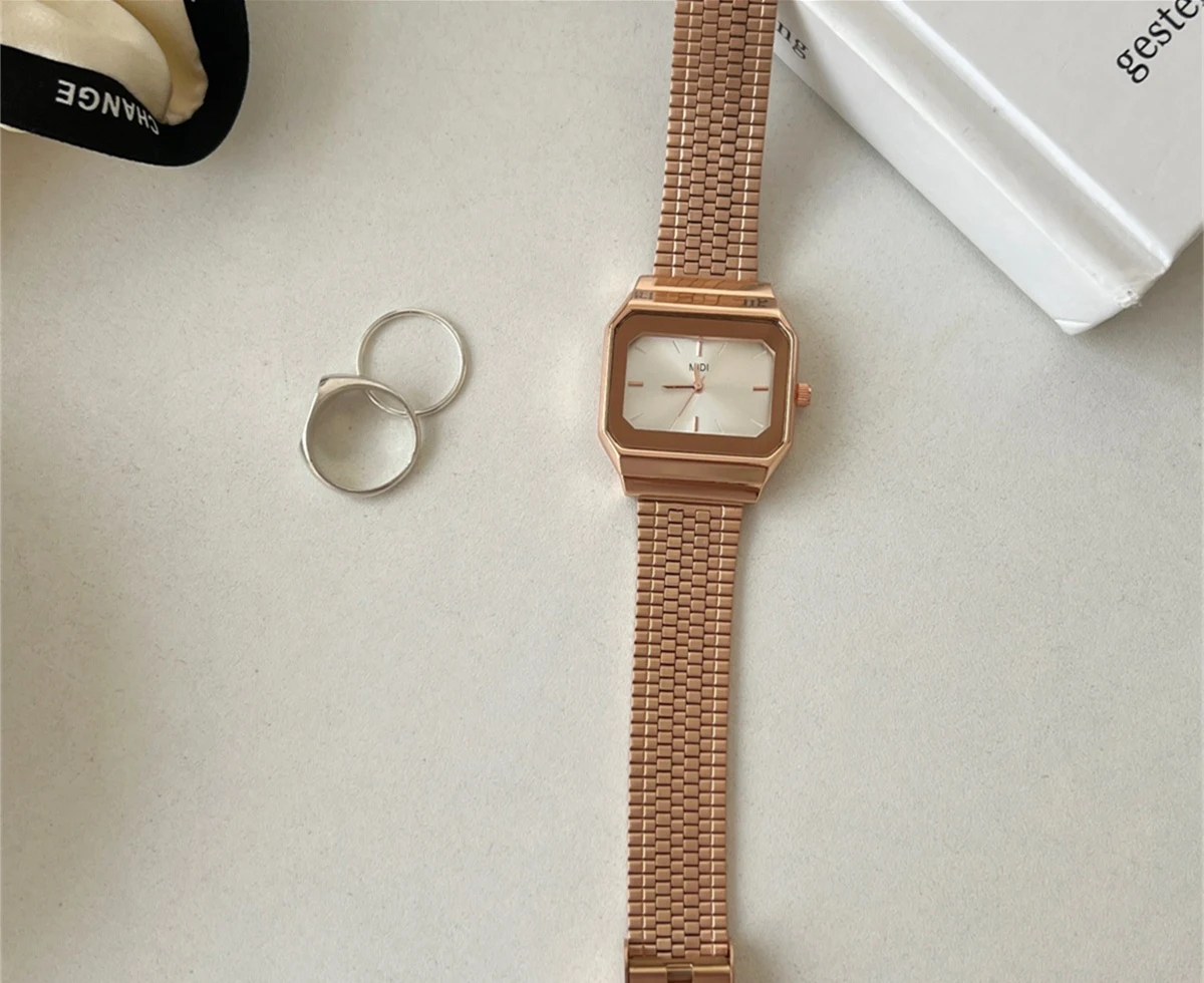 Square Elegant Small Golden Watch Retro Diseño — foto 9