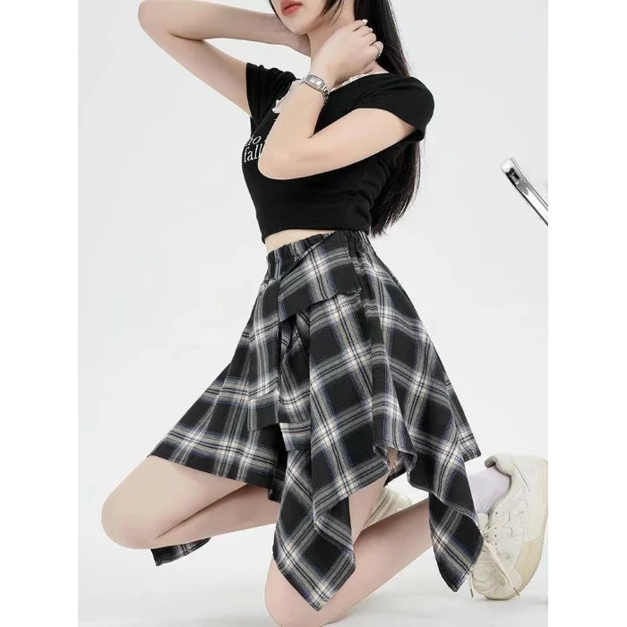 Saia Esportiva Casual Feminina com Design Irregular Xadrez, Laço e Cadarço. Conforto e Estilo Moderno para Seu Dia a Dia. — foto 3